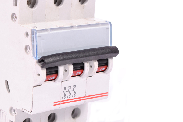 Imagen de instalación eléctrica trifásica